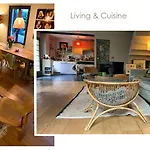 Cottage De Charme Avec Jardin A Paris