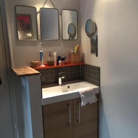De Charme Avec Jardin A Holiday home Paris